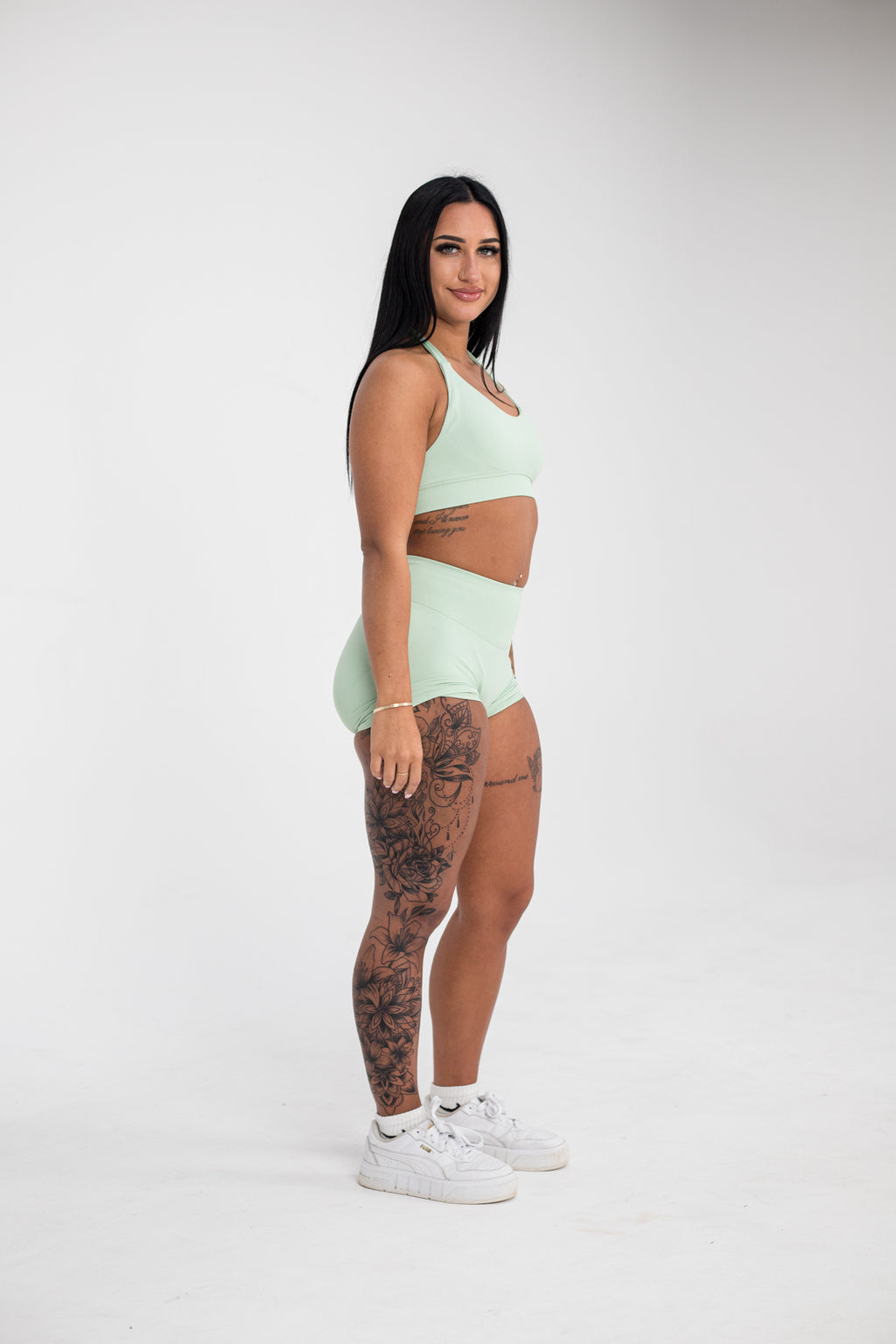 Sculpt Halter Bra (Mint)