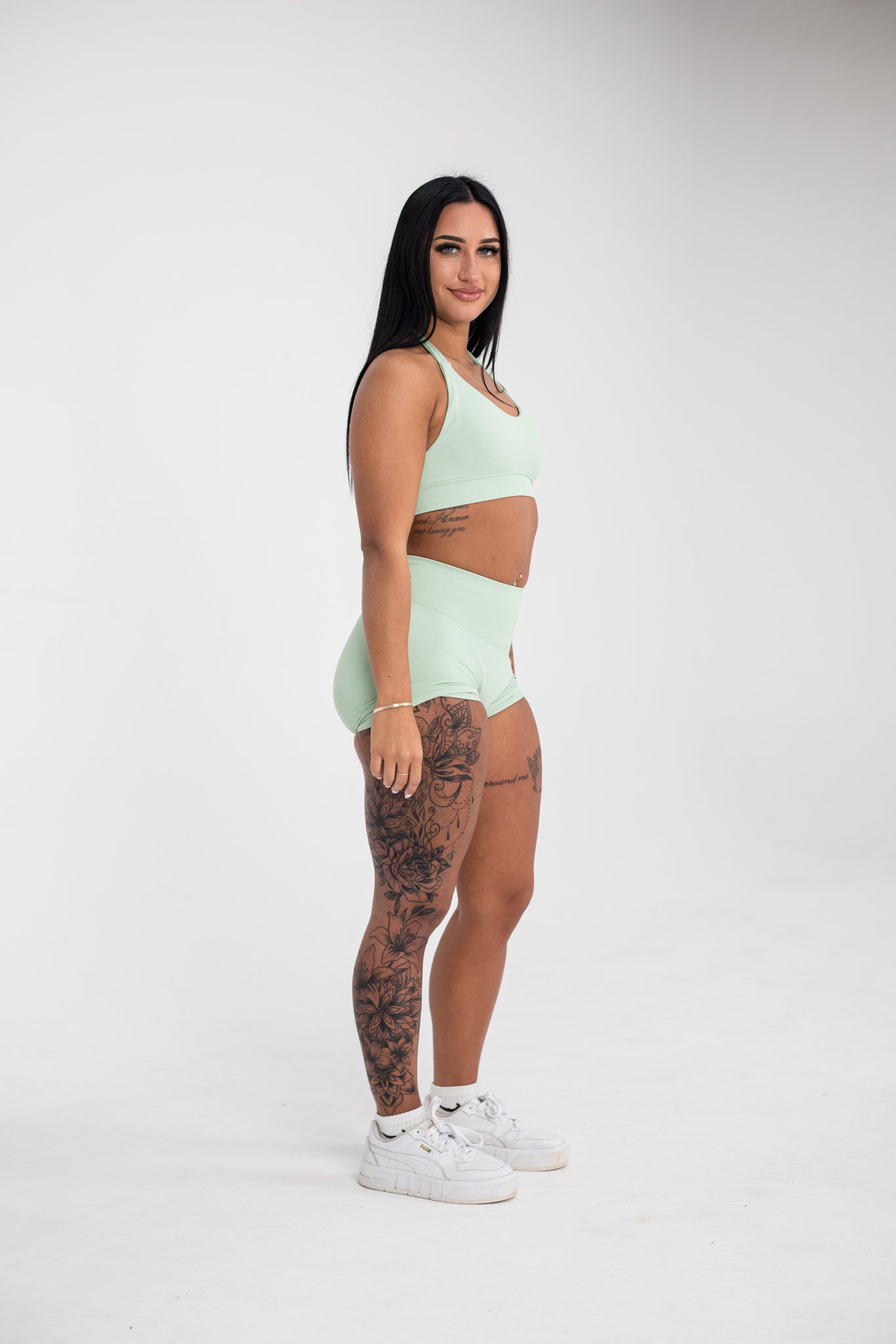 Sculpt Halter Bra (Mint)