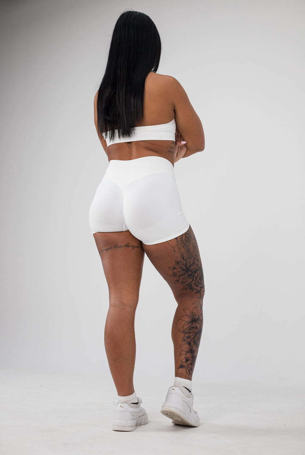 Sculpt Shorts (Snow)